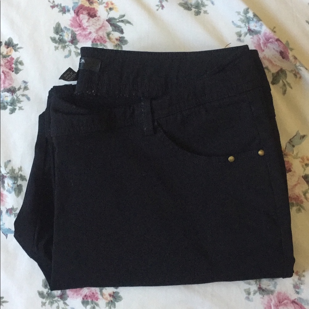 NEW NO TAG Size 16 jeans BLACK